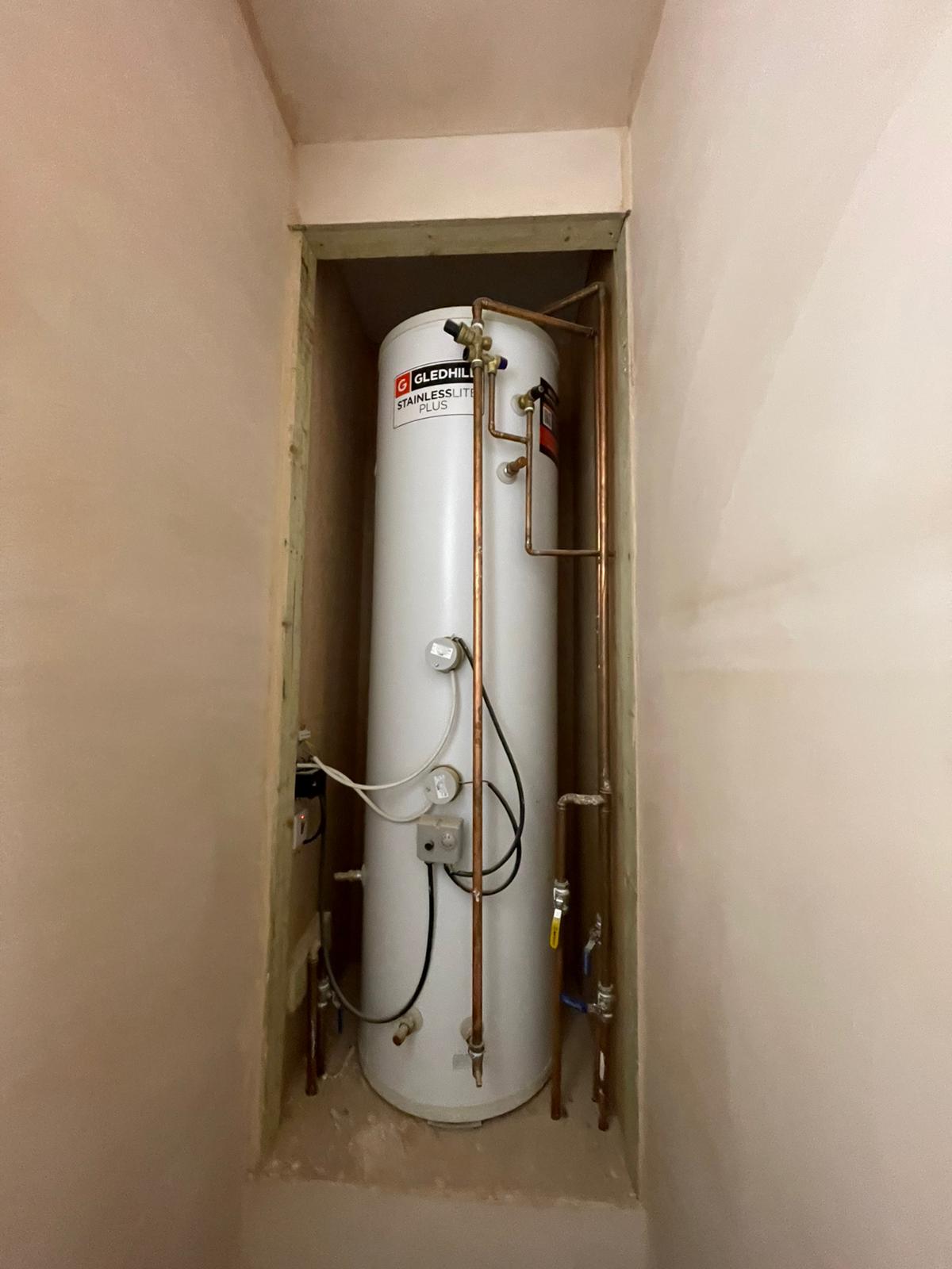 Hot water cylinder installation